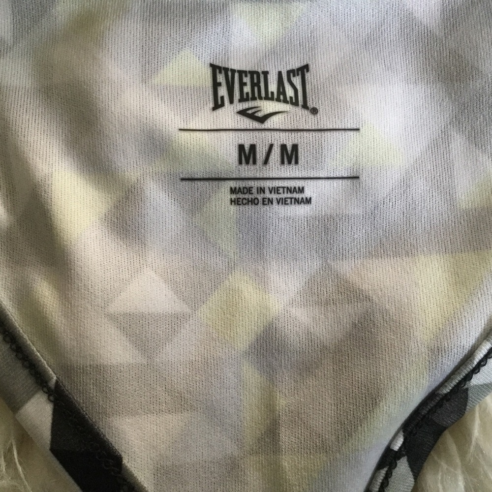 Everlast Exercise Top Medium - Picture 3 of 3